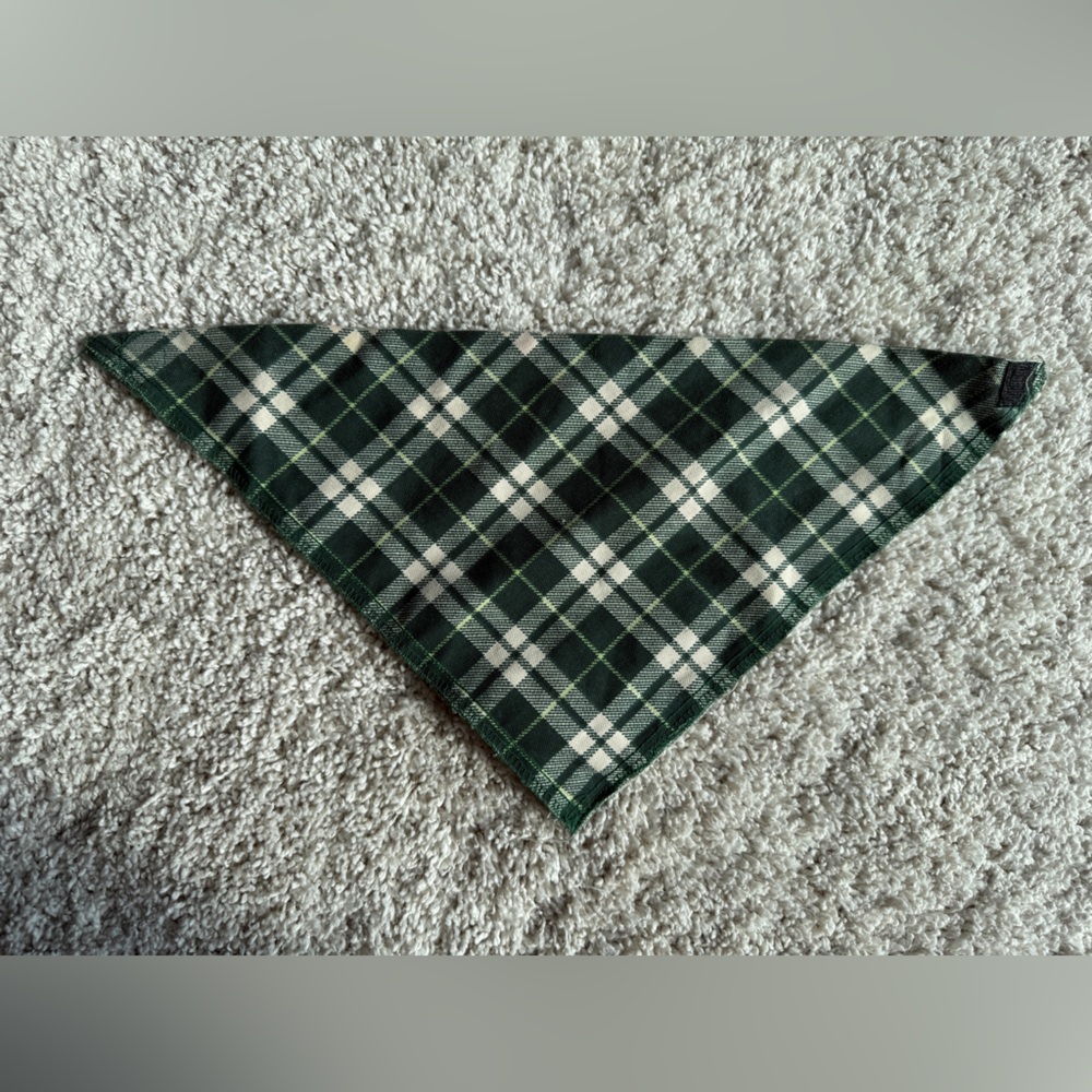 Hook and Loop fastened Dog Bandana Green Plaid 15”
